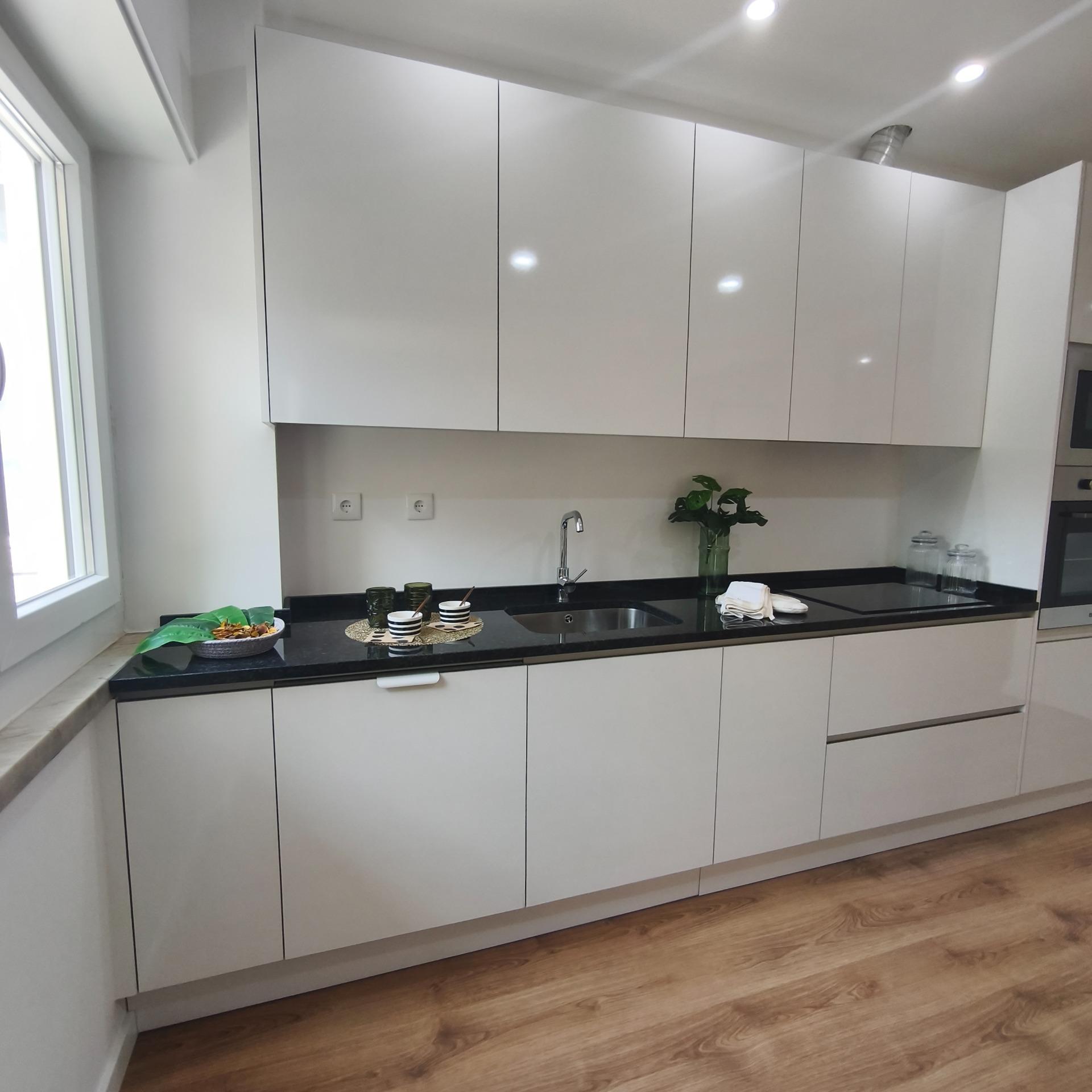 Apartamento de 3 habitaciones, cerca de servicios y transporte en Benfica