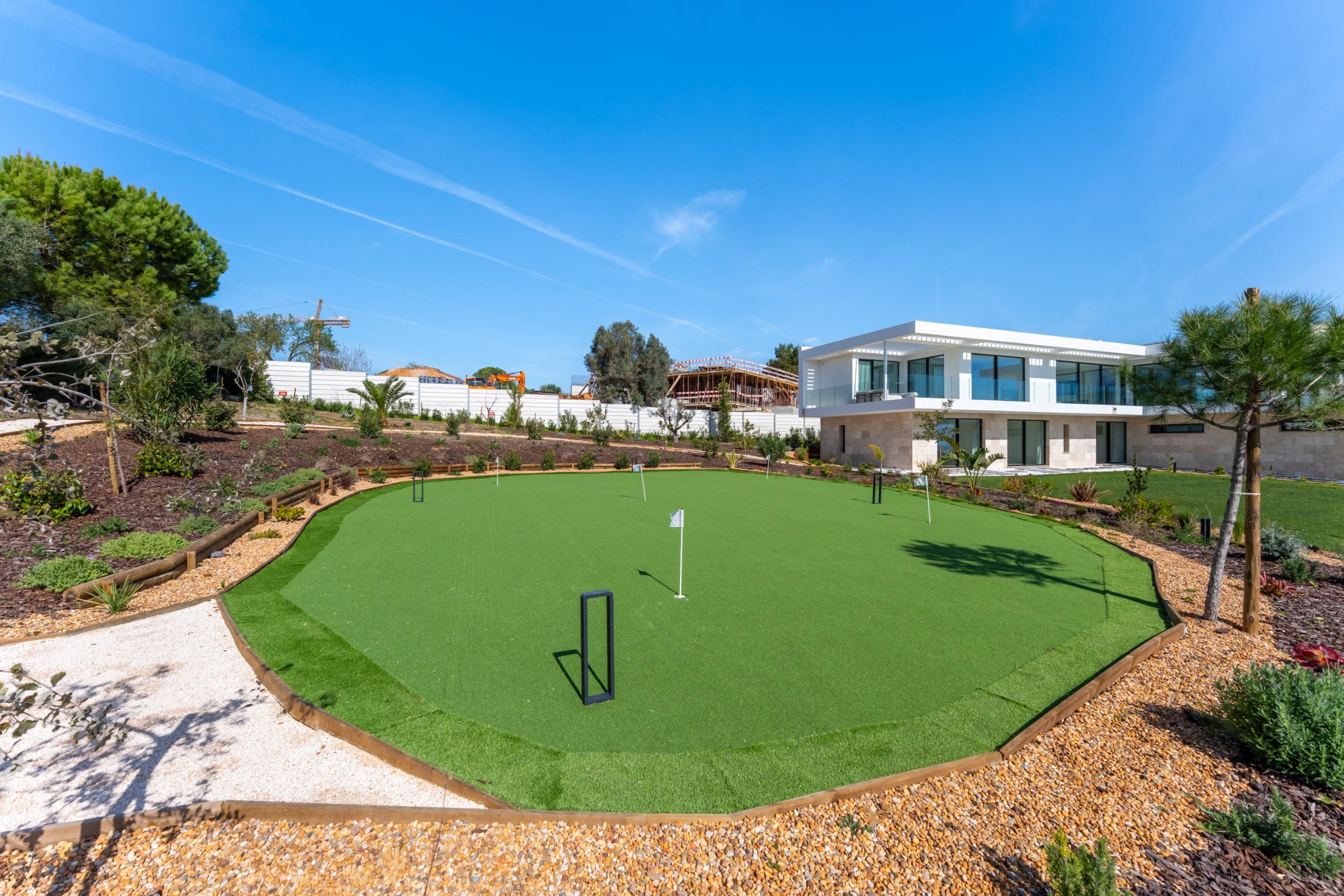 Luxury 4-Bedroom Villa with Panoramic Views over the Atlantic