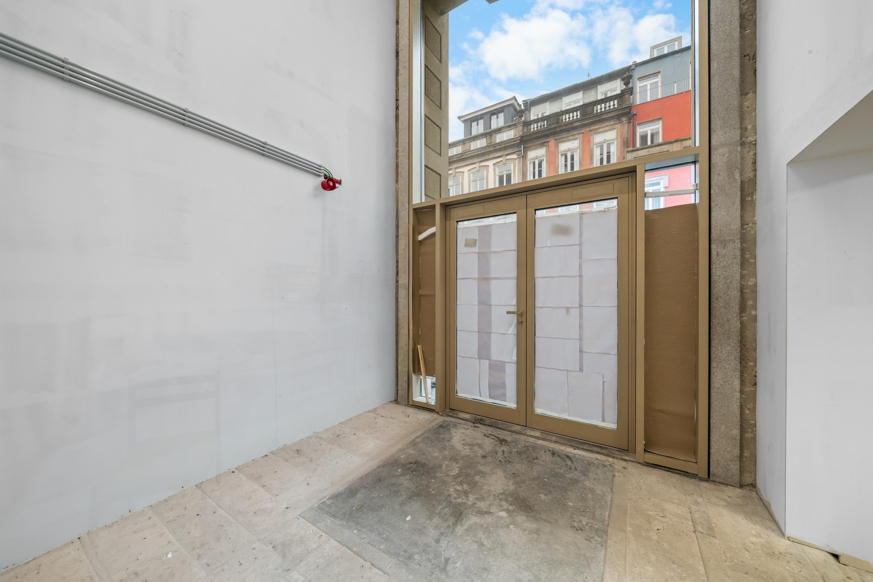 Shop of 69.60 m2 in a prime location in Palácio Bijou.