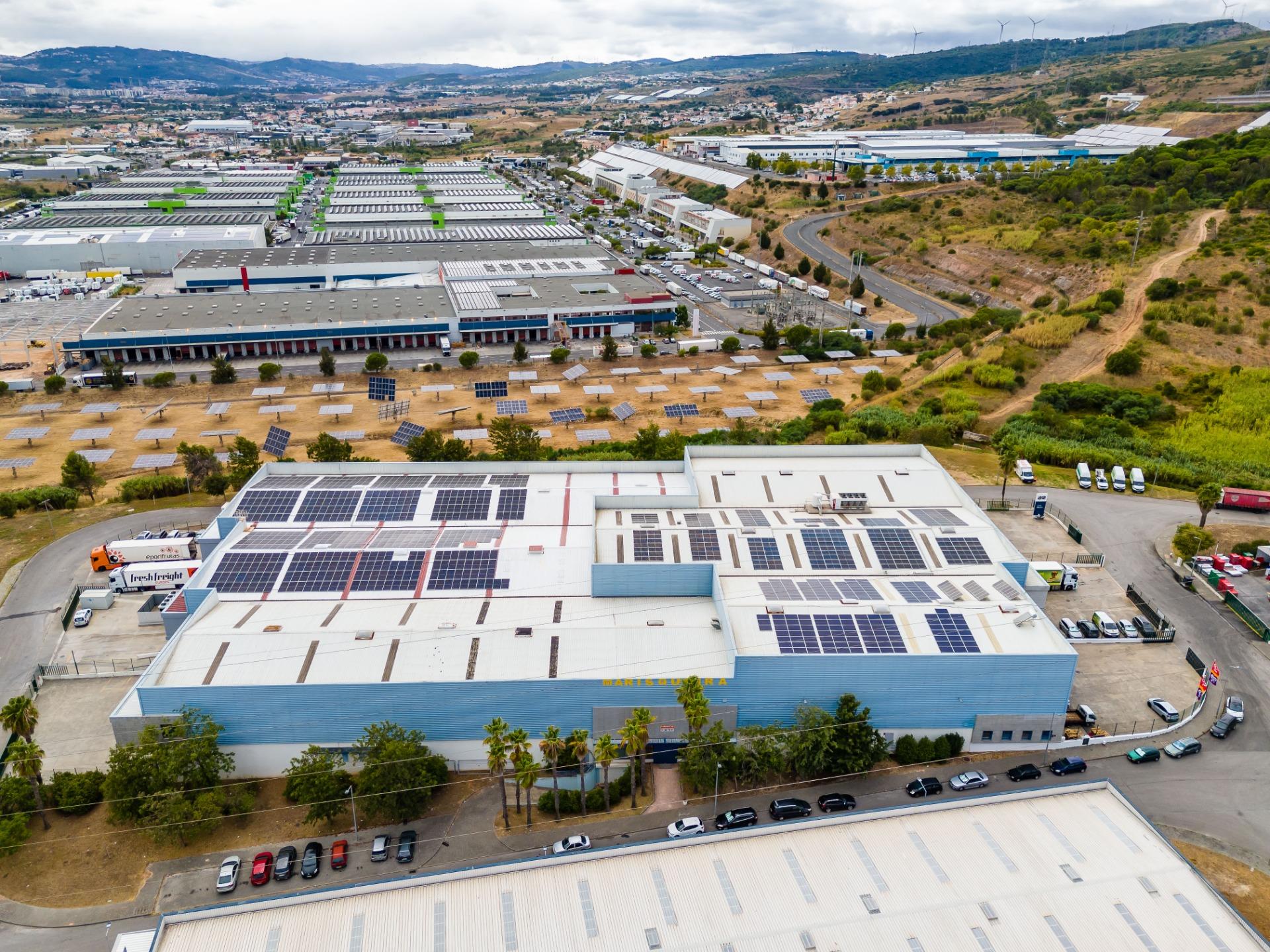 Entrepôt de 800 m² de surface brute privative dans l'urbanisation Olival das Minas, Vialonga