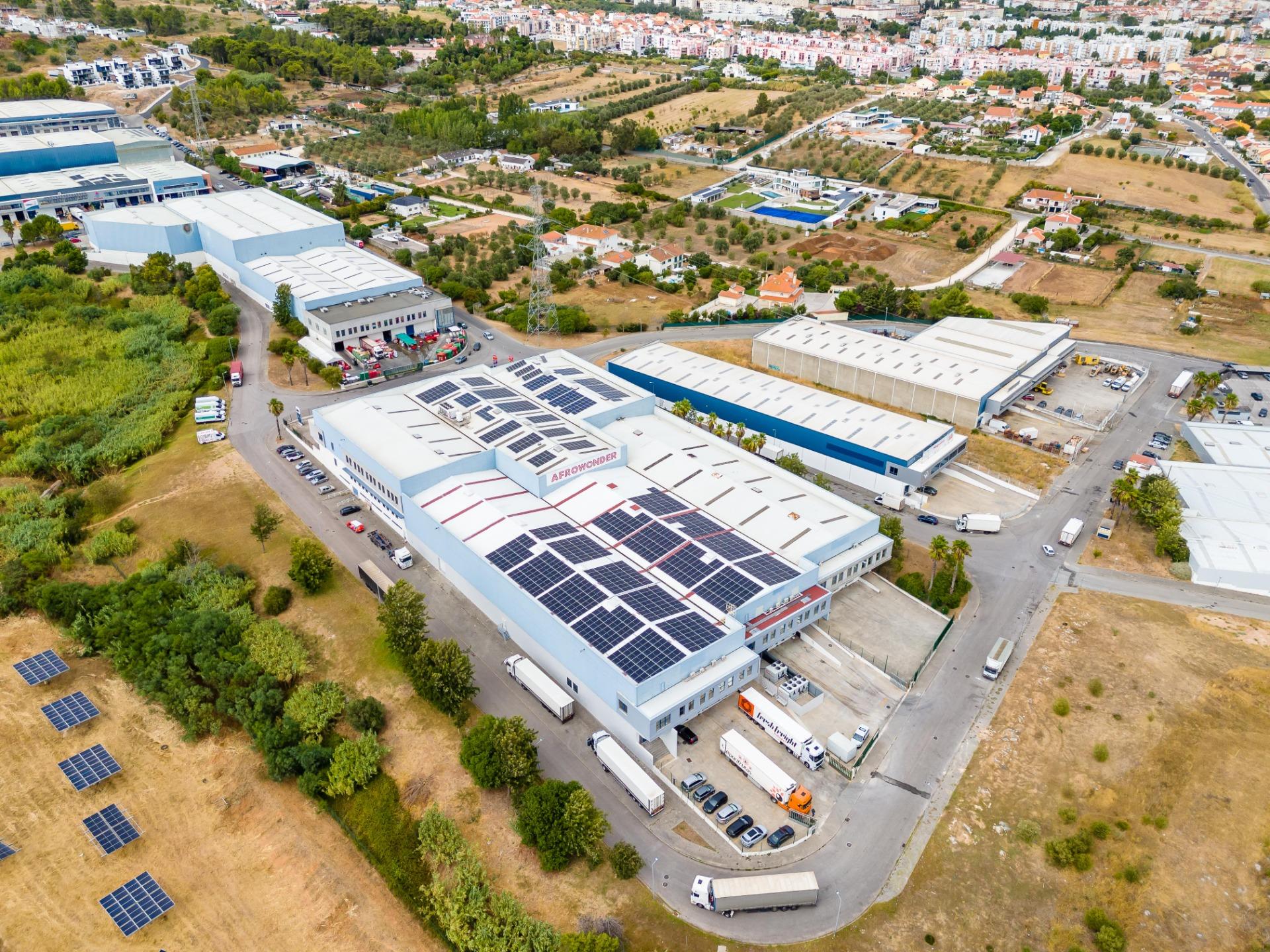 Entrepôt de 800 m² de surface brute privative dans l'urbanisation Olival das Minas, Vialonga