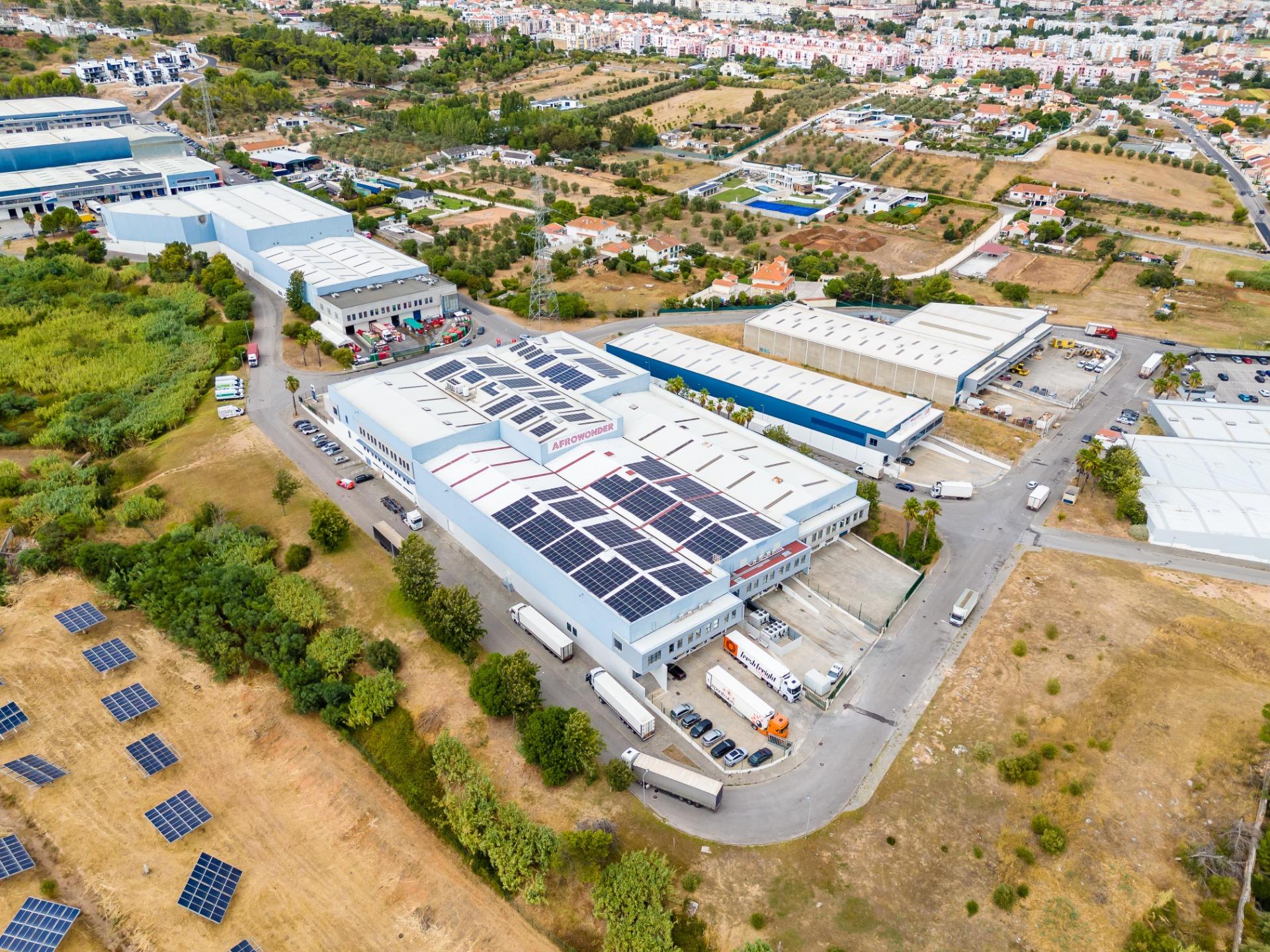 Entrepôt de 800 m² de surface brute privative dans l'urbanisation Olival das Minas, Vialonga