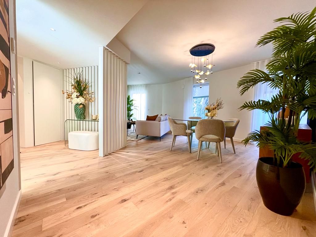 2 bedroom duplex flat in Areeiro