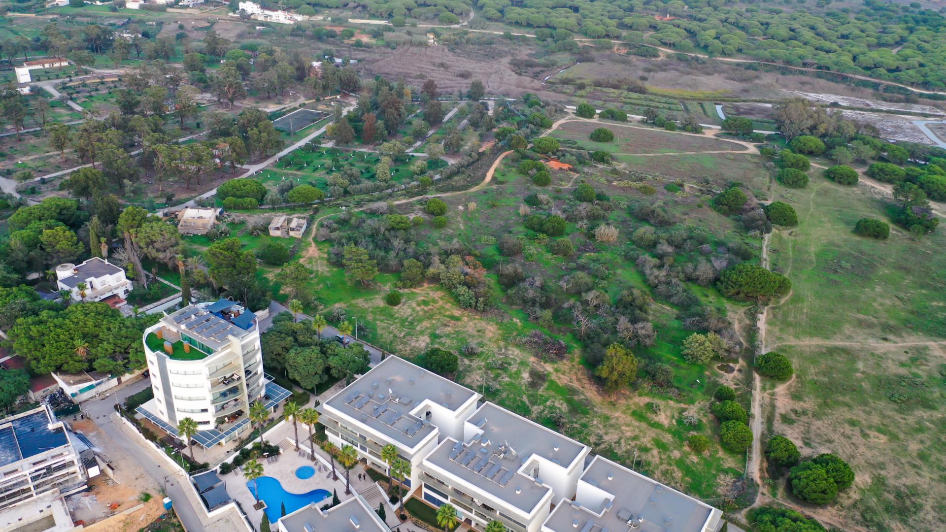 2.4-Hectare Plot Just 100 Metres from the Beach in Quarteira