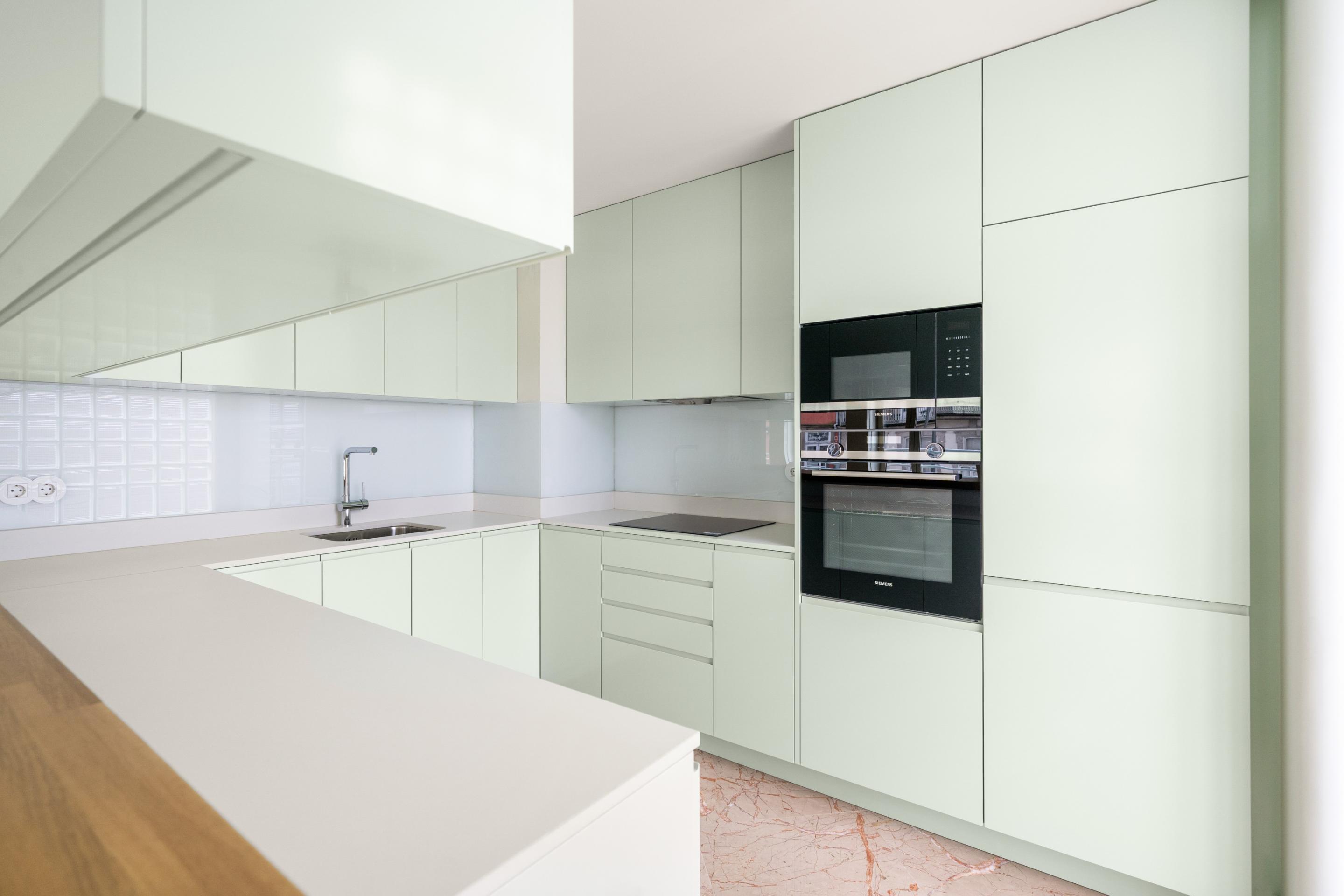 3-bedroom apartment in a luxury building in Porto!