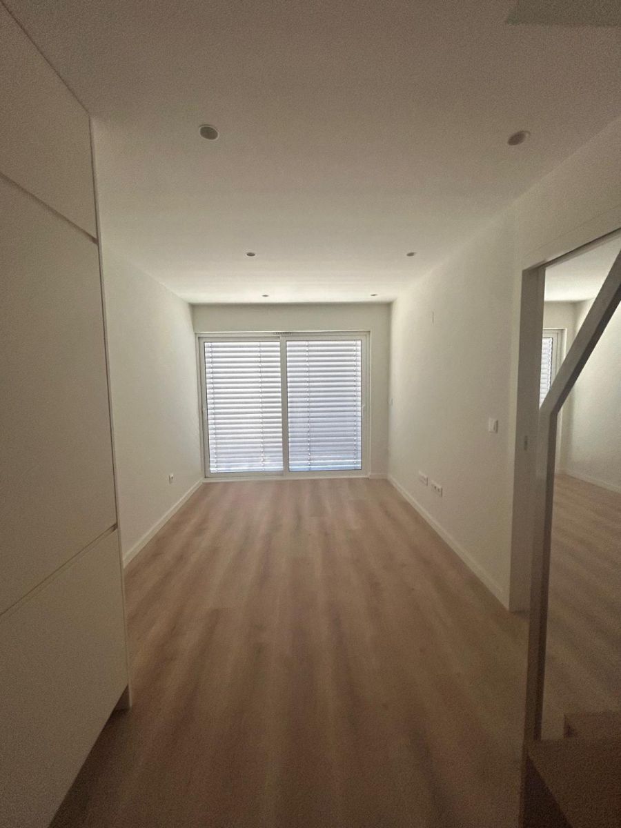 T1+1 Duplex Apartment, just 300 m from Trindade Metro Station!