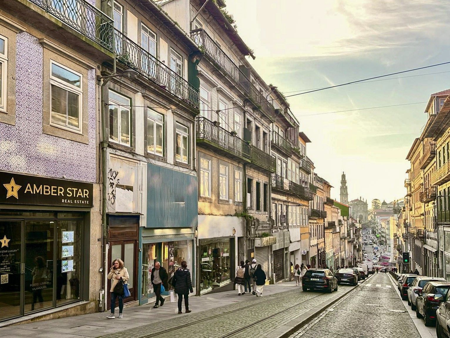 Building for renovation in the heart of Porto!
