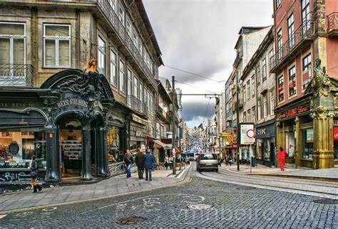 Building for renovation in the heart of Porto!