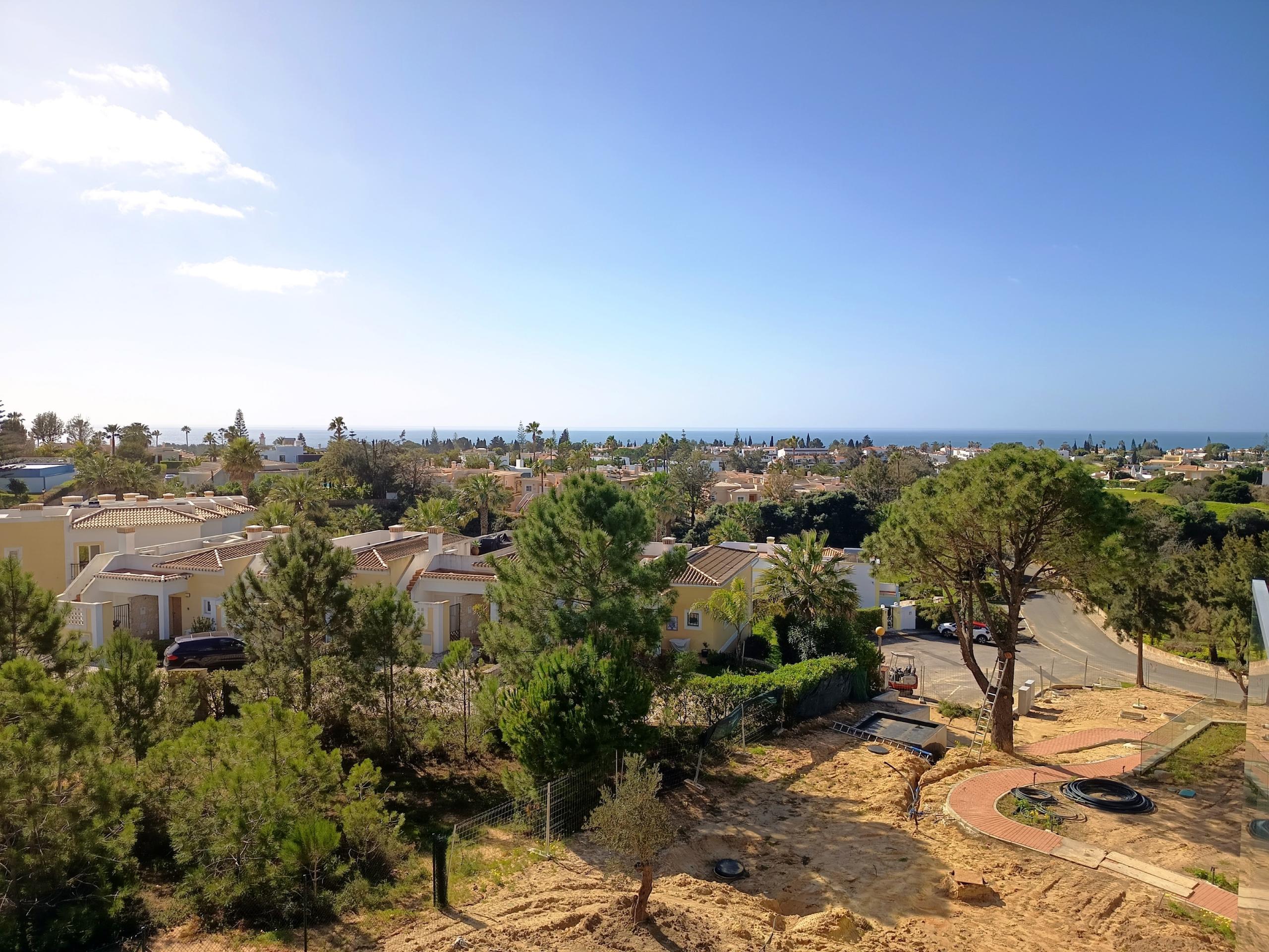 2-Bedroom Apartment with Sea View in Carvoeiro