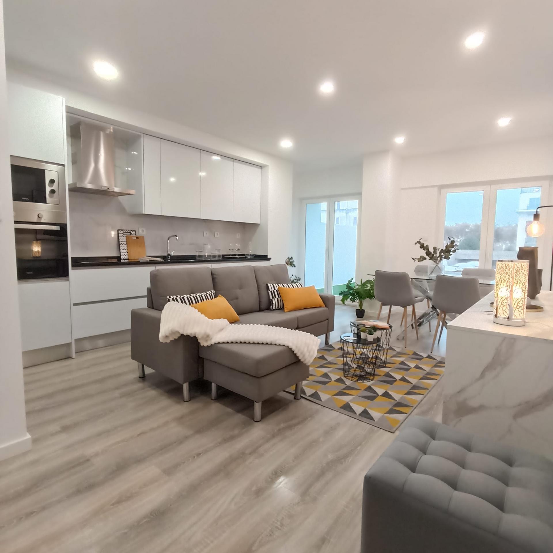 Apartamento de 3 habitaciones en Benfica: comodidad y excelente ubicación en Lisboa.