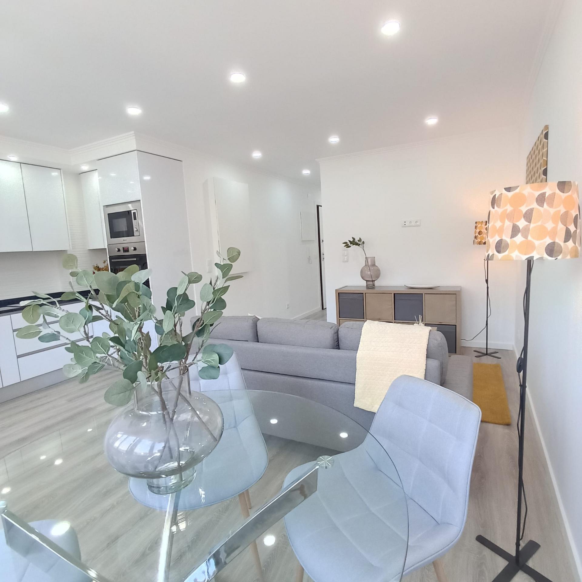 Apartamento de 3 habitaciones en Benfica: comodidad y excelente ubicación en Lisboa.