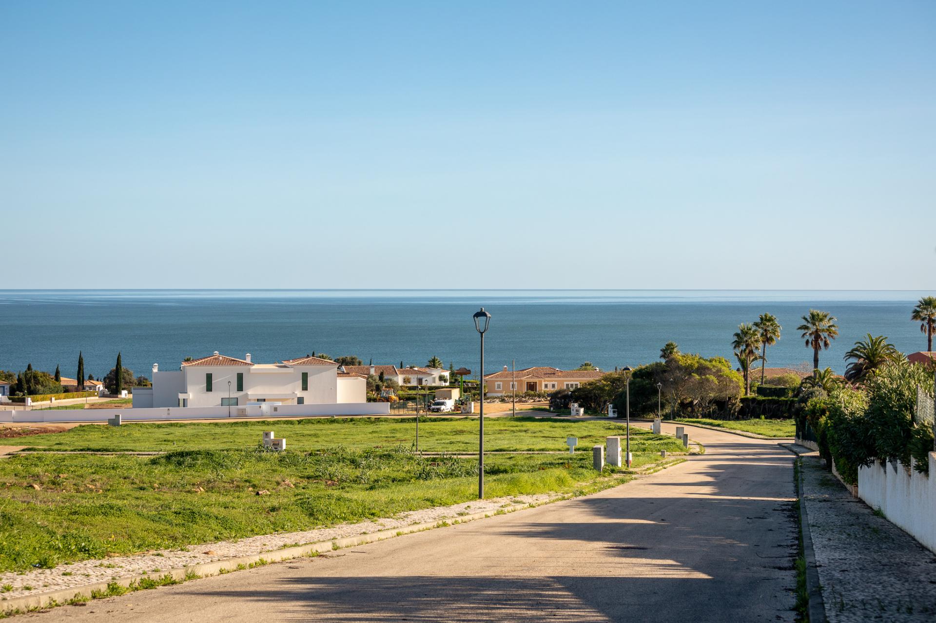 Privileged Plot with Panoramic Sea View
