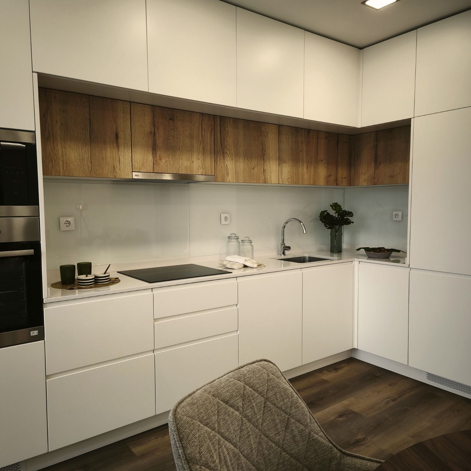 Apartamento reformado de 3 habitaciones en Benfica con excelente luz natural.
