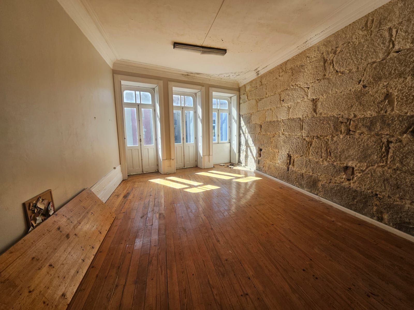 Building for Renovation in Batalha | PIP Approved